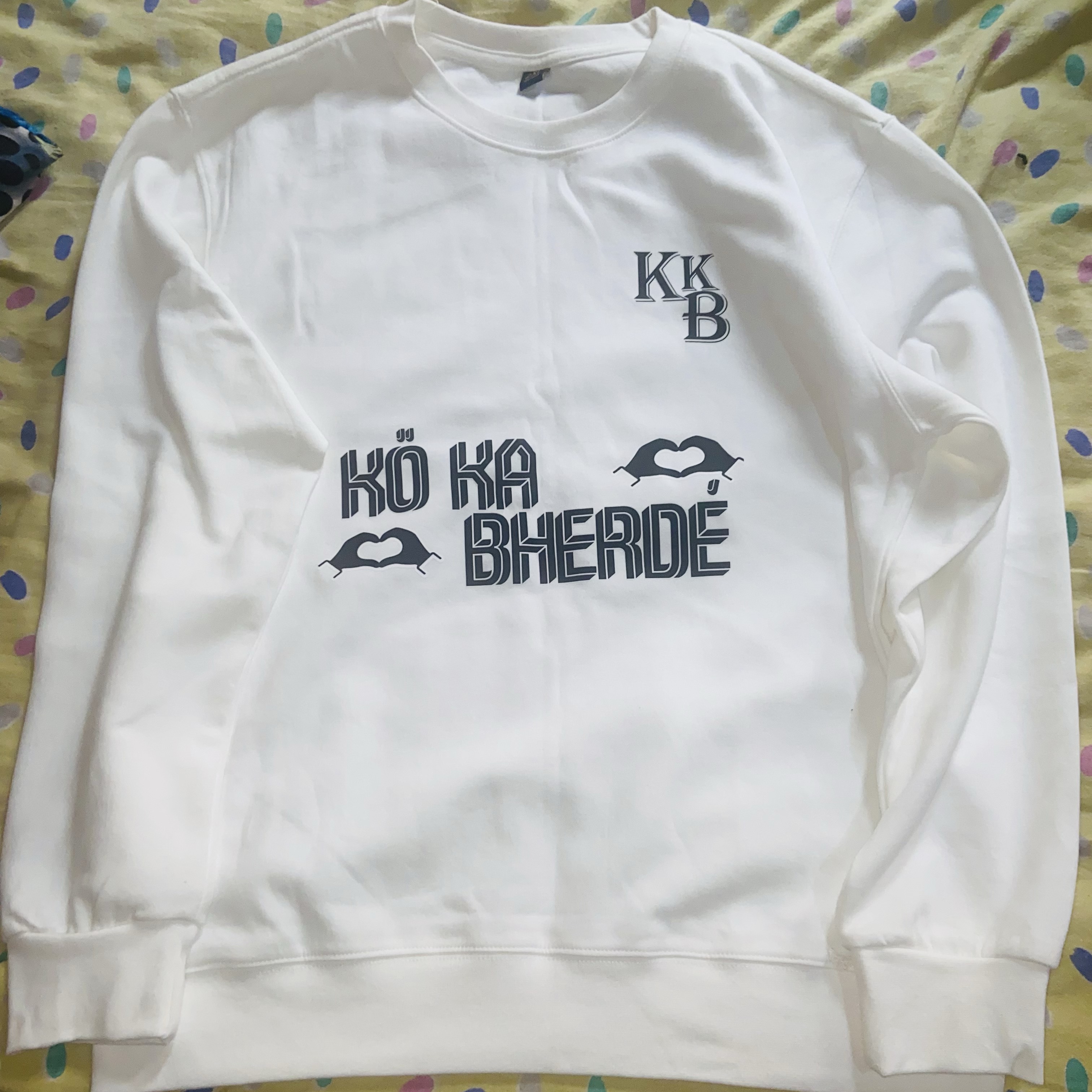 T-shirt 👕 casquette 🧢 pull-over et sous-vêtements de toute les couleurs et tous les tailles