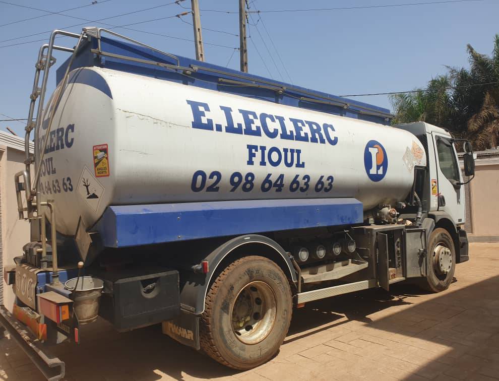 Renault Citerne 14.000 litres sortie port, 270 DCI , 6 roues