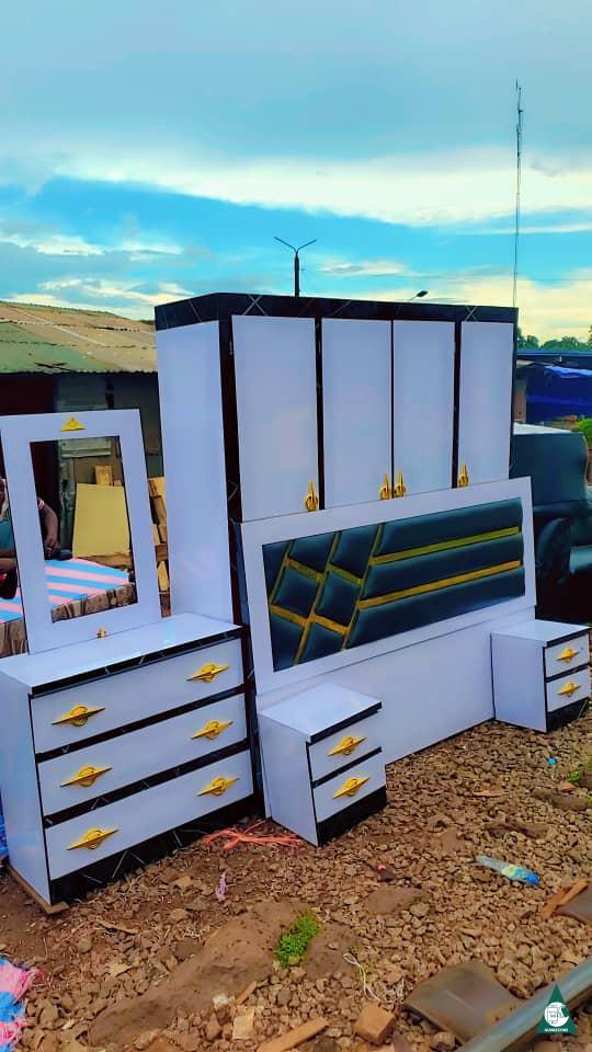 CHAMBRE COMPLÈTE - MADE IN GUINÉE