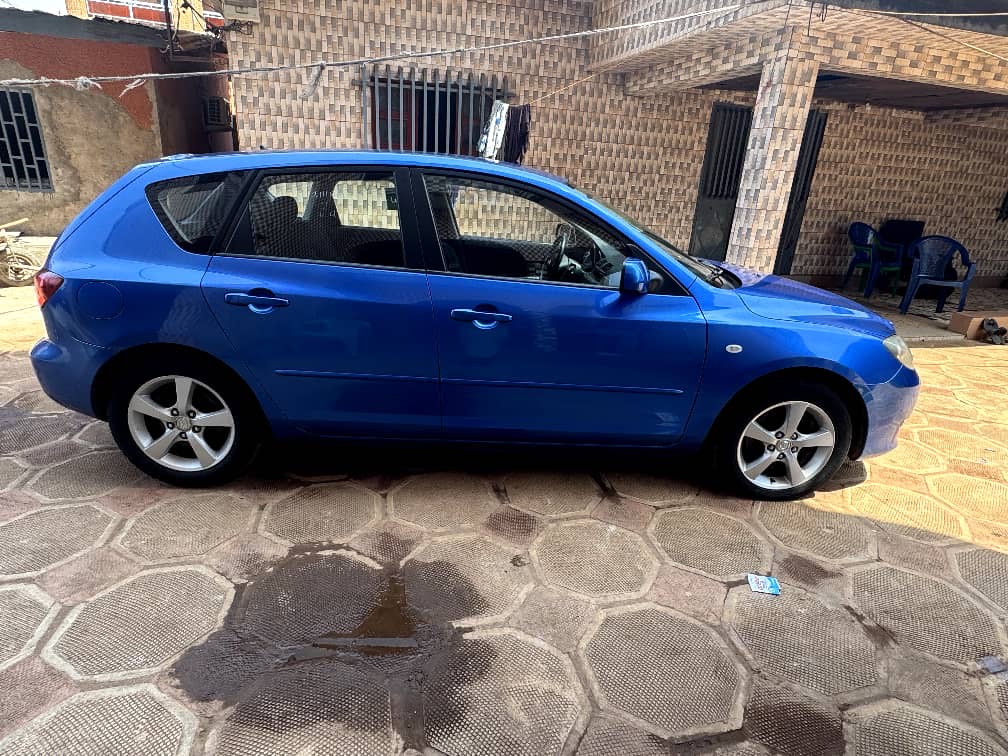 MAZDA 3 